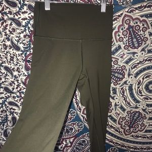 Green wonder under lulu lemon leggings